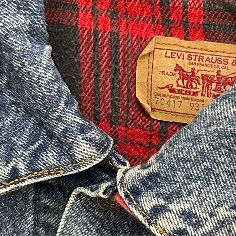 Vintage Levi's Denim Jacket with Red Plaid Lining - Picture 6 of 7